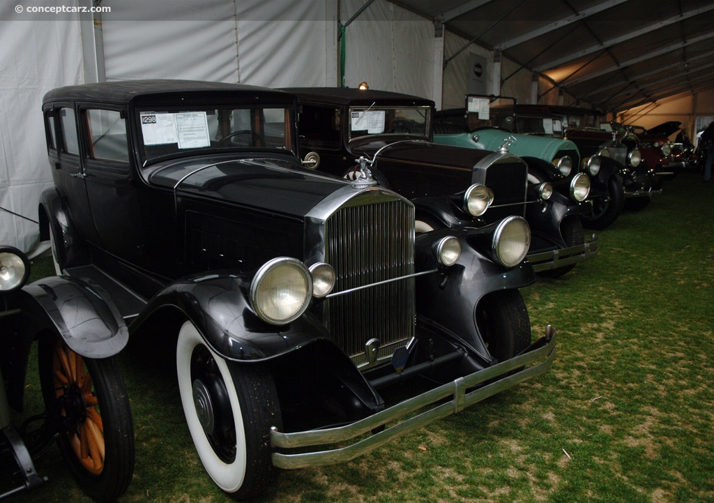 1931 Pierce-Arrow Model 43 background image